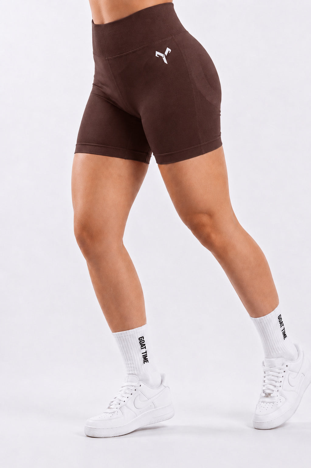 SEAMLESS SHORT GOAT MARRÓN