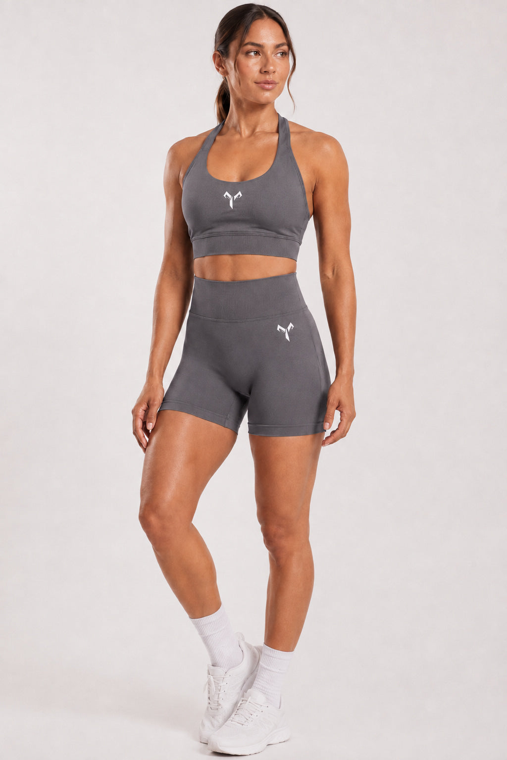 CONJUNTO CORTO GOAT GRIS