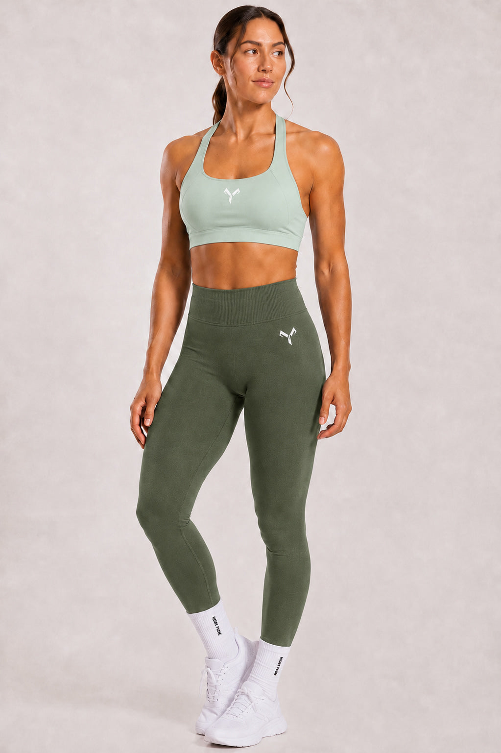 CONJUNTO TOP CORTO + LEGGINGS VERDE GOAT